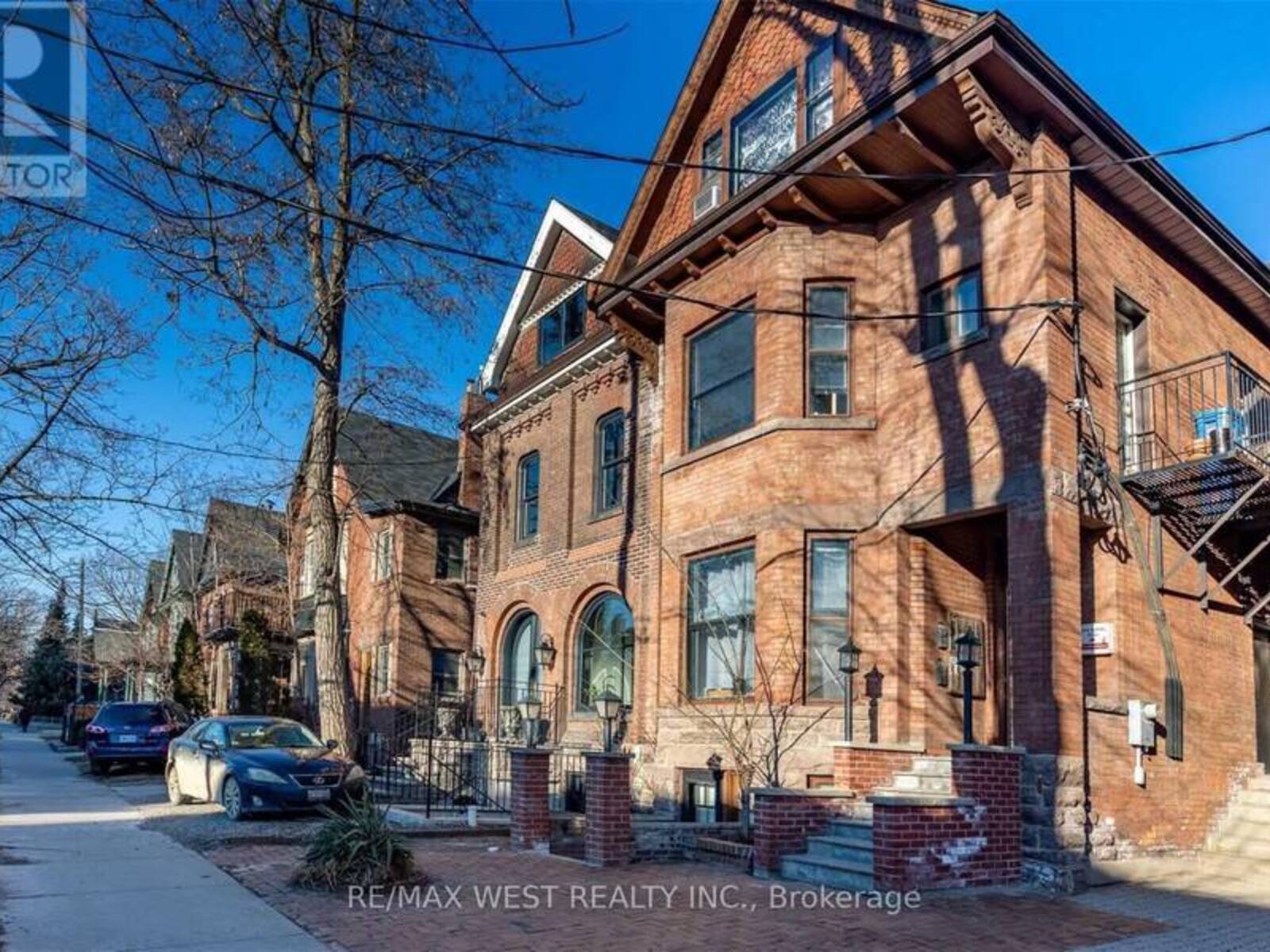 125 MADISON AVENUE, Toronto, Ontario M5R 2S3
