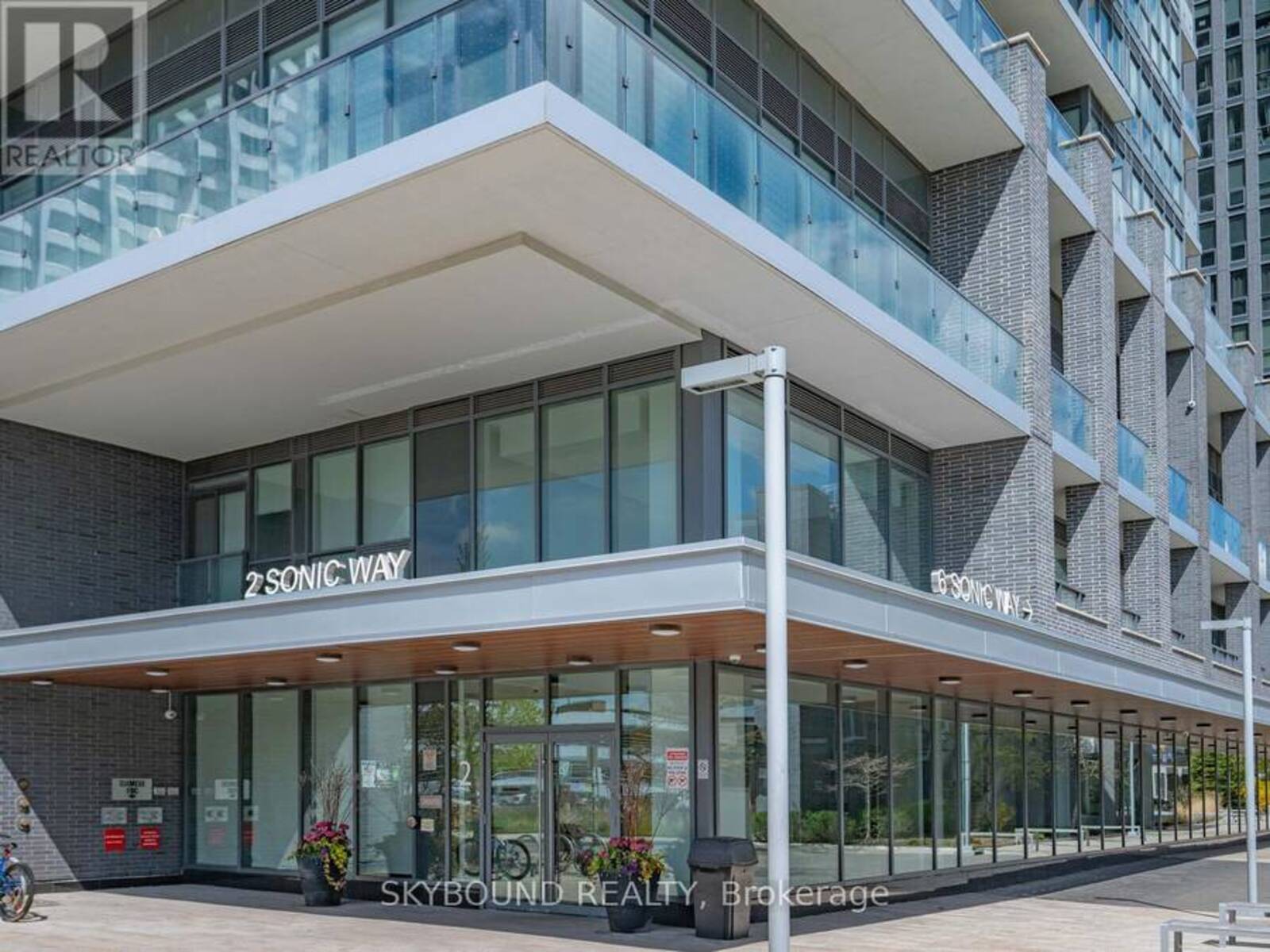 1910 - 2 SONIC WAY, Toronto, Ontario M3C 0P2