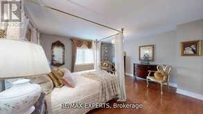 27 THERESA CIRCLE | Vaughan Ontario | Slide Image Thirty-two