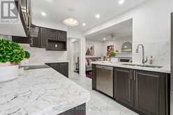 31 PRINCE DRIVE | Bradford West Gwillimbury Ontario | Slide Image Thirteen