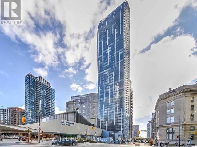 3511 - 8 THE ESPLANADE Toronto Ontario, M5E 0A6 - 2 Bedrooms Waterfront Condo For Sale