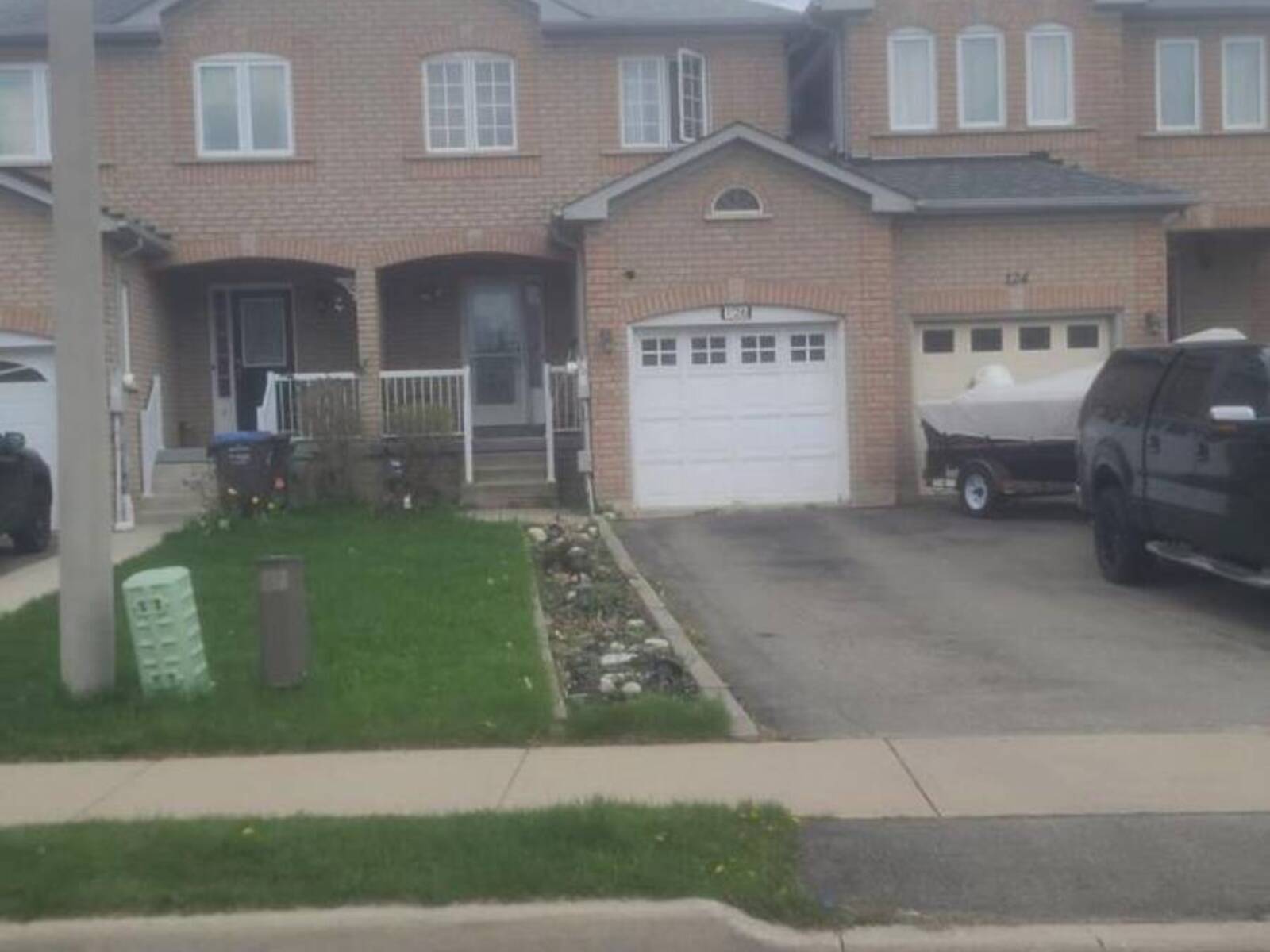 126 TWIN PINES CRESCENT, Brampton, Ontario L7A 1N2