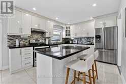 16 OLD CARRIAGE ROAD | Orangeville Ontario | Slide Image Thirteen