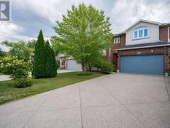 15 ARMOUR CRESCENT Hamilton Ontario, L9K 1S1