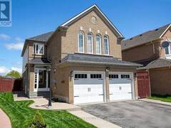 11 RANGELAND ROAD Brampton Ontario, L6R 1L4