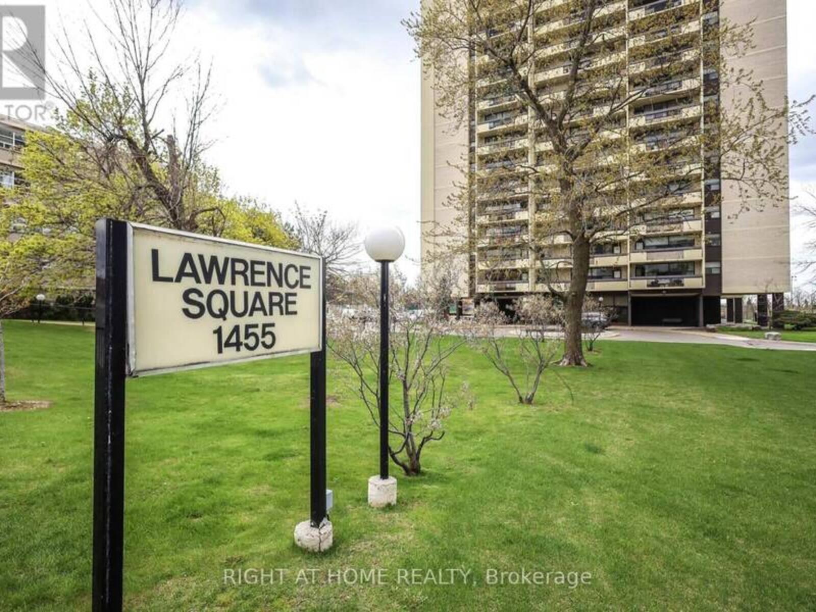 207 - 1455 LAWRENCE AVENUE W, Toronto, Ontario M6L 1B1