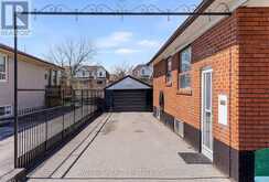 102 CLETA DRIVE | Toronto Ontario | Slide Image Three
