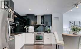 TH7 - 121 MCMAHON DRIVE | Toronto Ontario | Slide Image Eight
