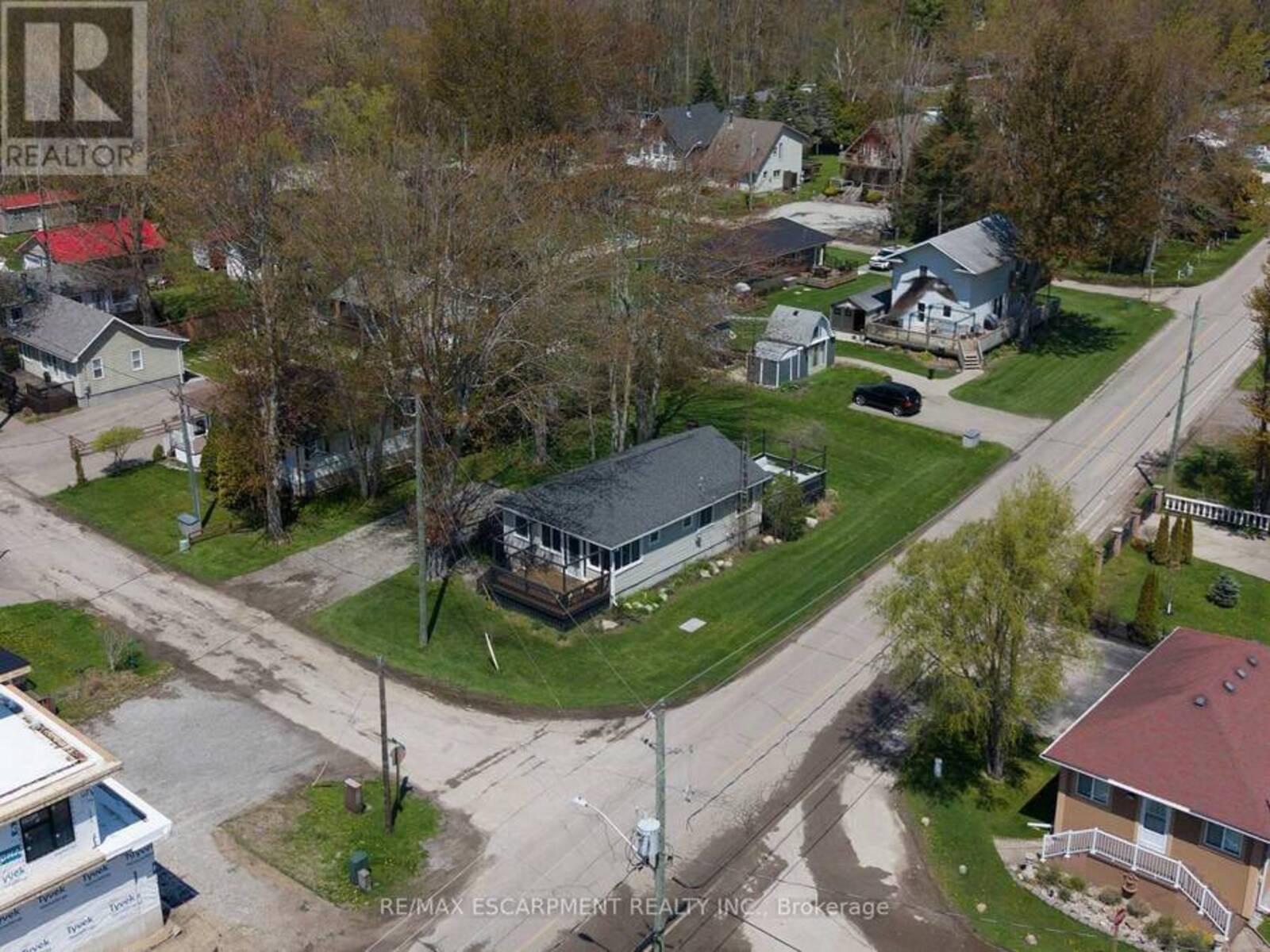 21 FERRIS STREET, Turkey Point, Ontario N0E 1W0