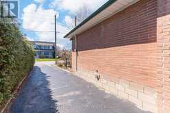 411 MAPLEHURST AVENUE | Oakville Ontario | Slide Image Four