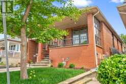 25 CHAMBERLAIN AVENUE | Toronto Ontario | Slide Image Three