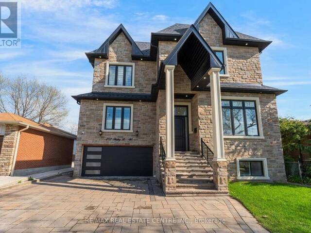 252 PAISLEY BOULEVARD W Mississauga Ontario, L5B 2A4 - 8 Bedrooms Home For Sale
