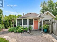 30 PARKHILL DRIVE Whitchurch-Stouffville Ontario, L4A 2G1
