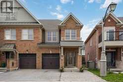 17 LATITUDE LANE | Whitchurch-Stouffville Ontario | Slide Image Three