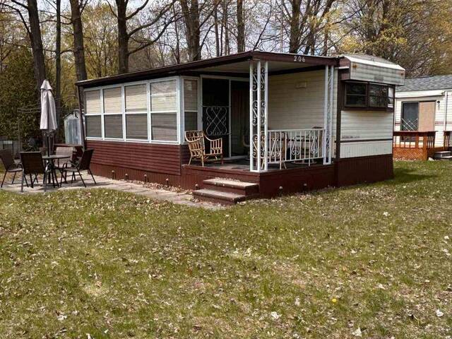 206 - 285 CRYDERMANS SIDE ROAD Georgina Ontario, L0E 1A0 - 2 Bedrooms Waterfront Home For sale