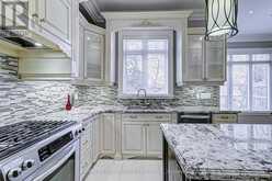 29 THREADNEEDLE CRESCENT | Toronto Ontario | Slide Image Fifteen
