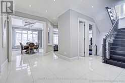 29 THREADNEEDLE CRESCENT | Toronto Ontario | Slide Image Four