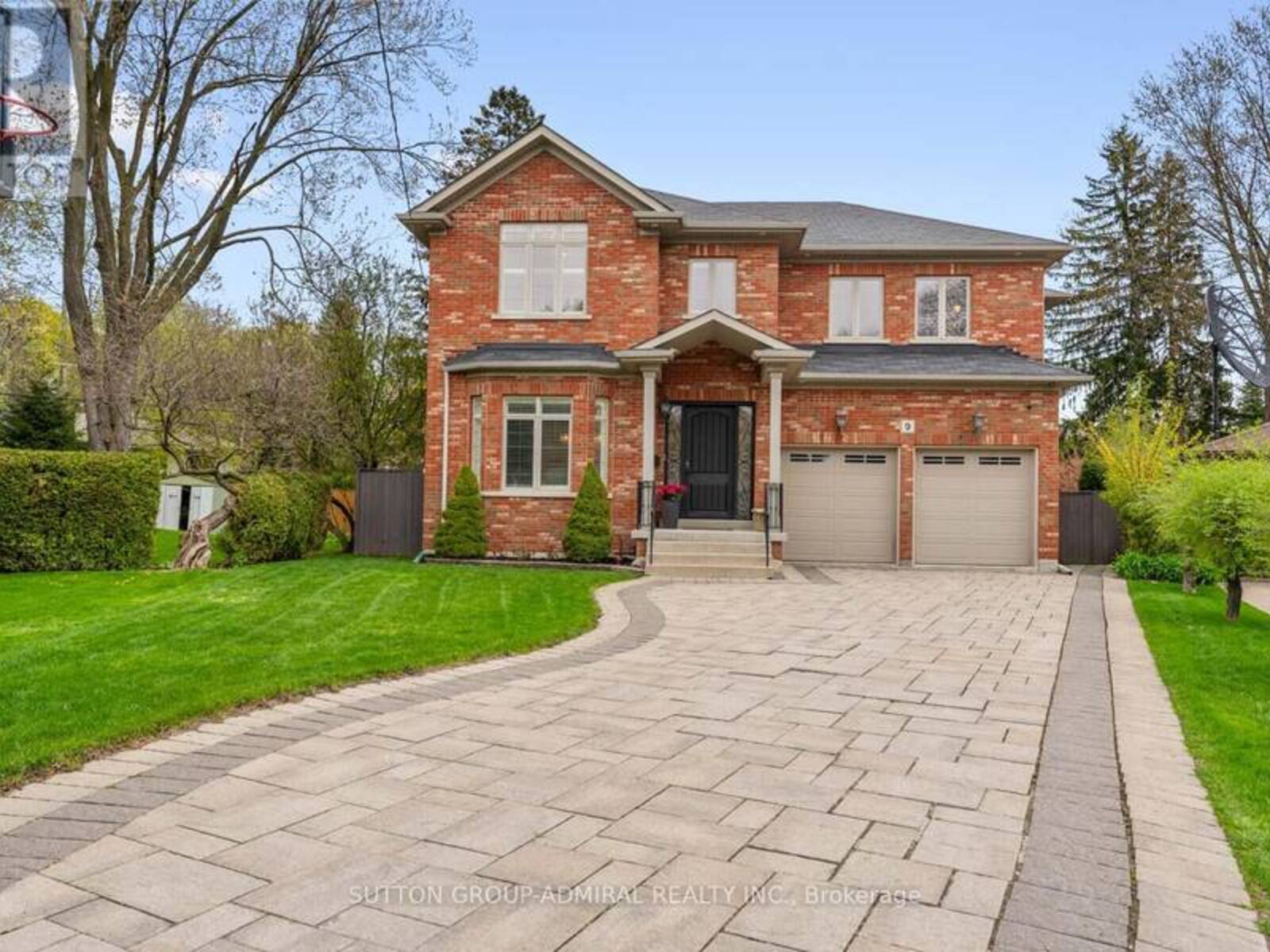 9 CHESHIRE DRIVE, Toronto, Ontario M9B 2N7