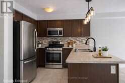 26 WYNDHAM CIRCLE | Georgina Ontario | Slide Image Nine