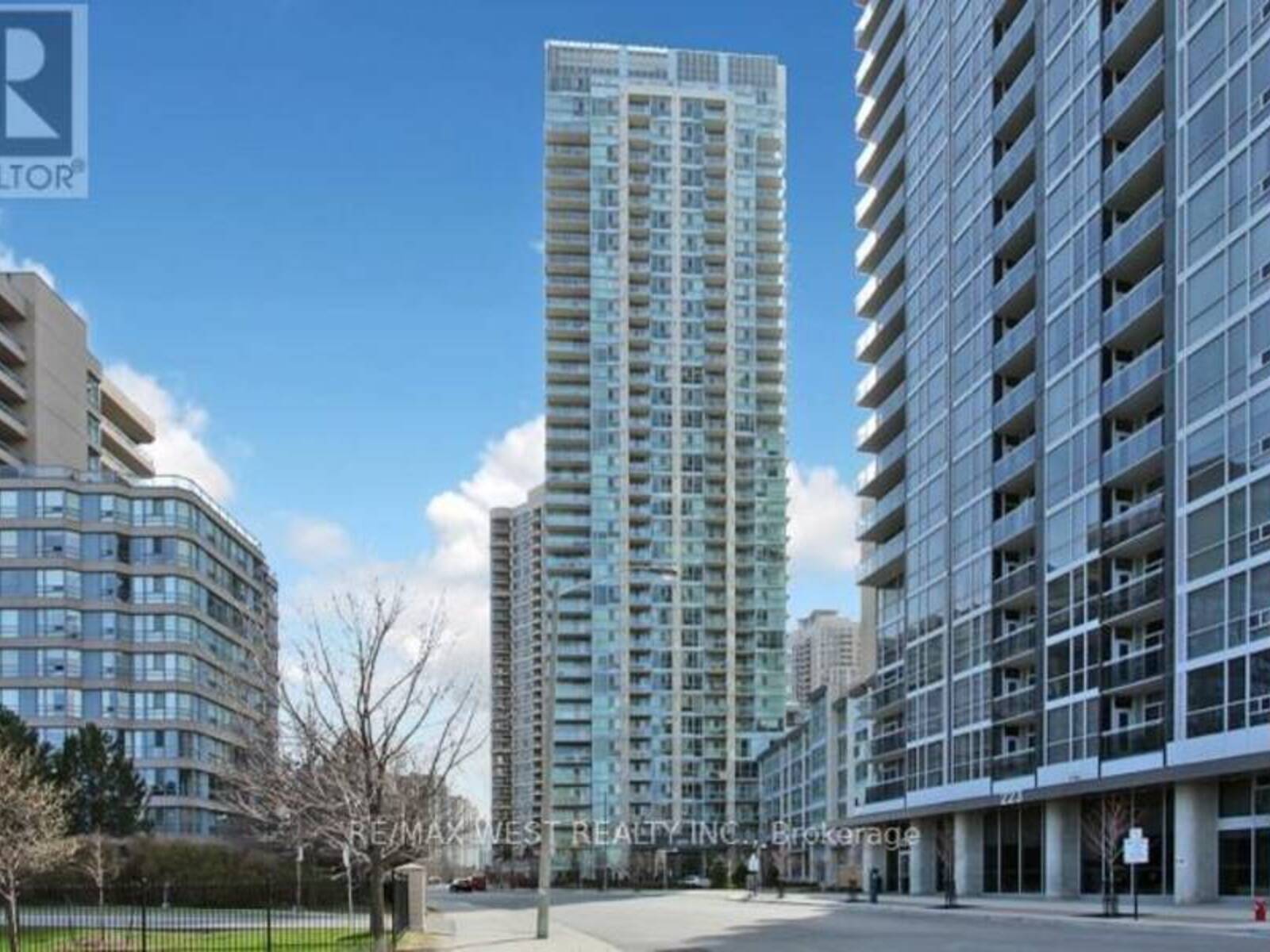 903 - 225 WEBB DRIVE, Mississauga, Ontario L5B 4P2