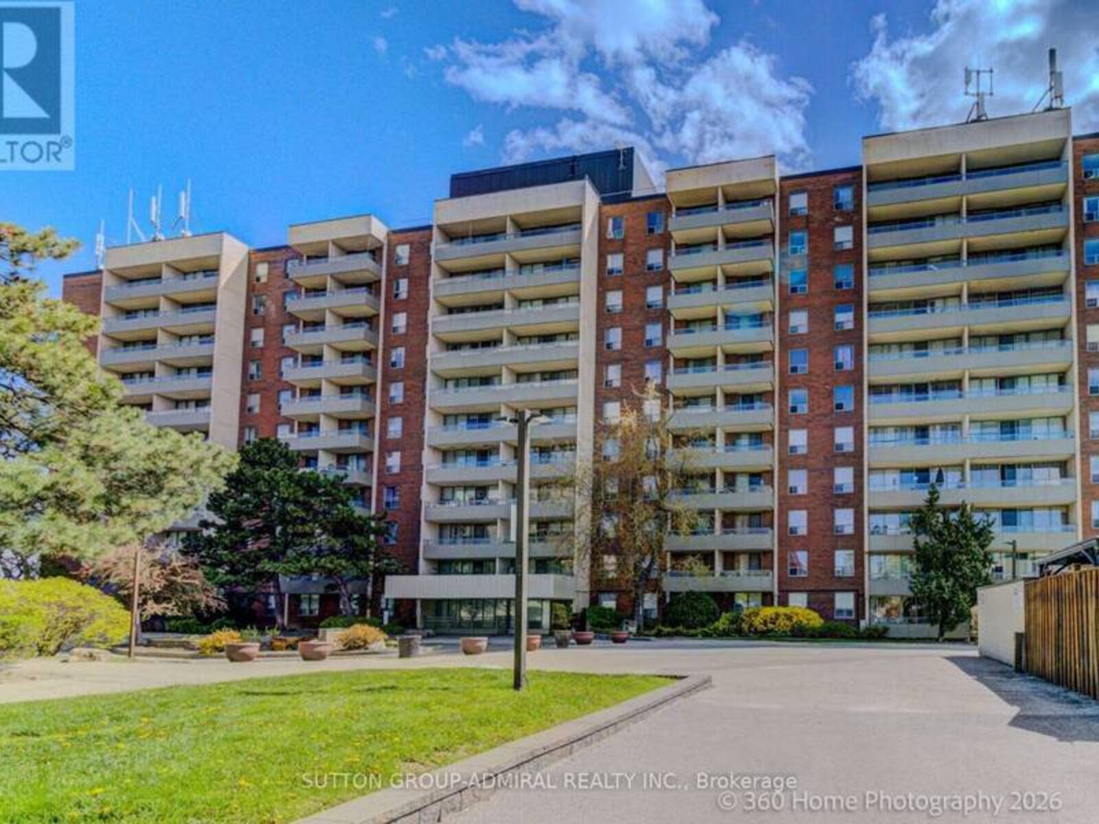 106 - 1 FOUR WINDS DRIVE, Toronto, Ontario M3J 2T1