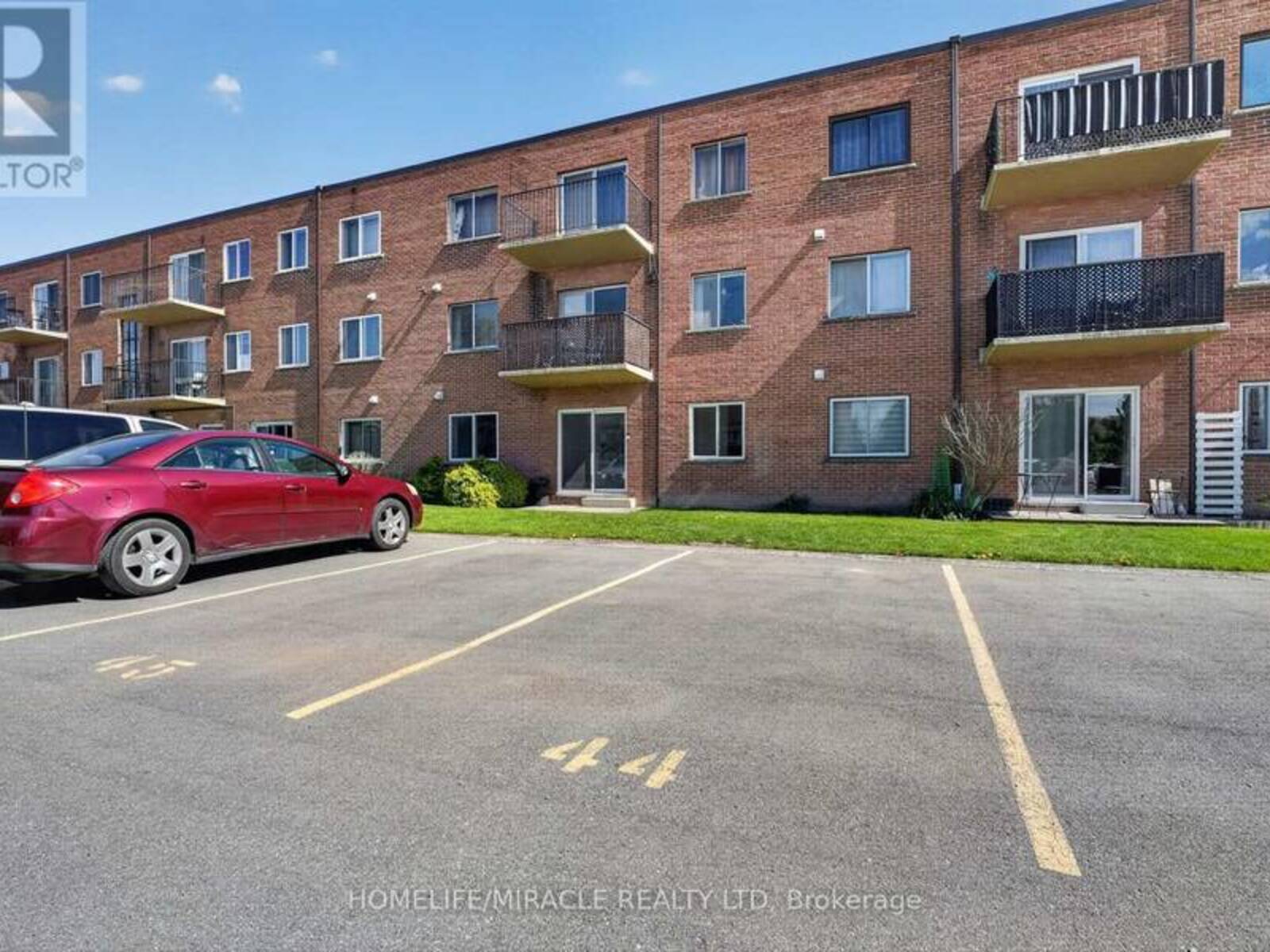 5 - 456 CARLTON STREET, St. Catharines, Ontario L2M 4X1