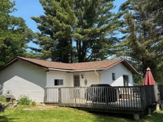 42 WEST HAM LAKE ROAD French River Ontario, P0M 1A0 - 3 Bedrooms Waterfront Home For sale