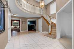 82 BISHOP DRIVE | Barrie Ontario | Slide Image Three