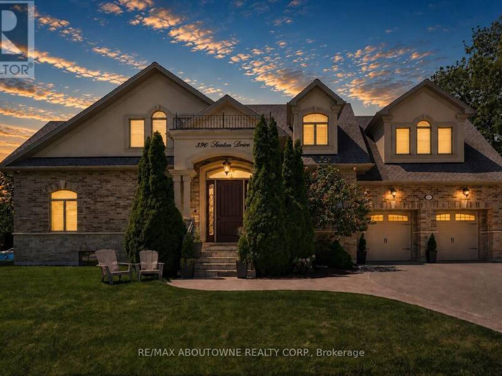 390 SEATON DRIVE, Oakville, Ontario L6L 3Y2