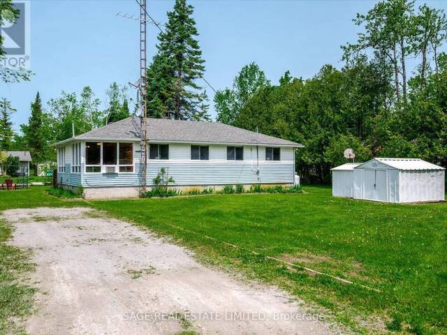 33 FIRE ROUTE 104 Bobcaygeon Ontario, K0M 1A0 - 4 Bedrooms Waterfront Home For sale