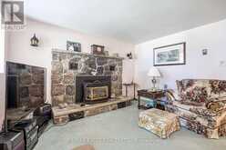 124 MOORE'S BEACH ROAD | Georgina Ontario | Slide Image Thirteen