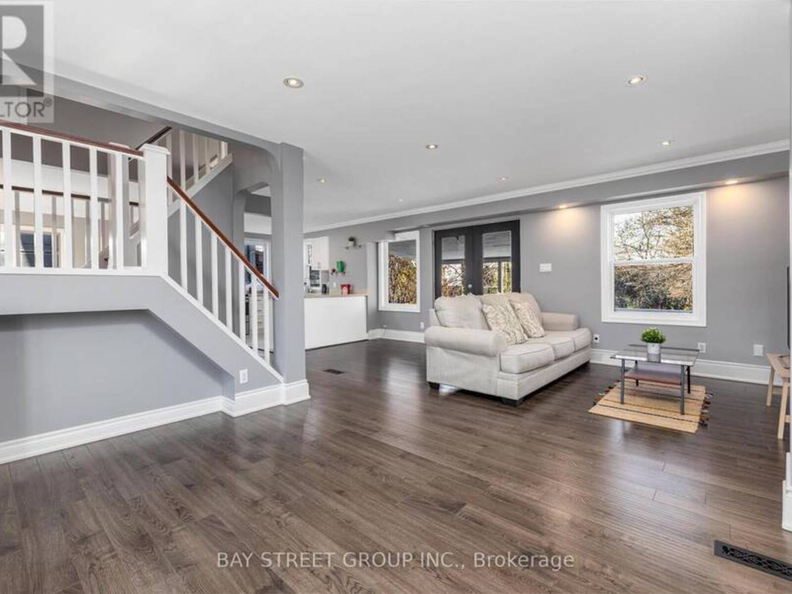 112 BEVDALE ROAD, Toronto, Ontario M2R 1L7