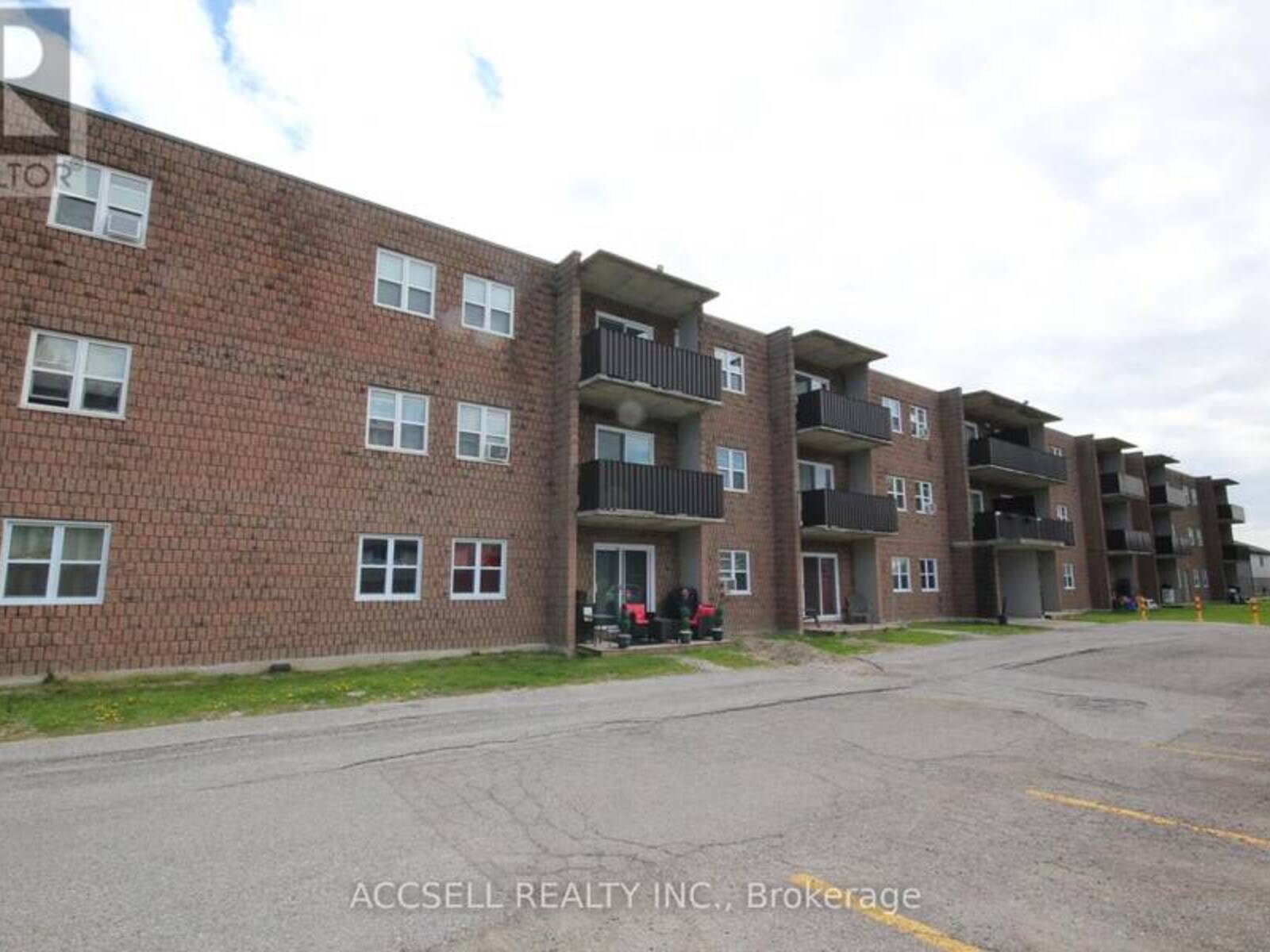 212 - 276 MERRITT AVENUE, Chatham, Ontario N7M 3G1