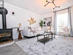 579 LAKE DRIVE S Georgina Ontario, L4P 1T2