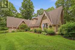 100 BRIDLE PATH | East Gwillimbury Ontario | Slide Image Three