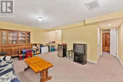 856 MAGNOLIA AVENUE | Newmarket Ontario | Slide Image Thirty-seven