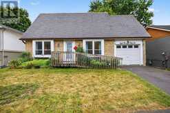 856 MAGNOLIA AVENUE | Newmarket Ontario | Slide Image Three