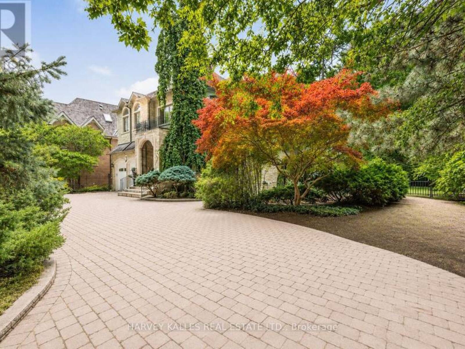 1 KNIGHTSWOOD ROAD, Toronto, Ontario M4N 2G9