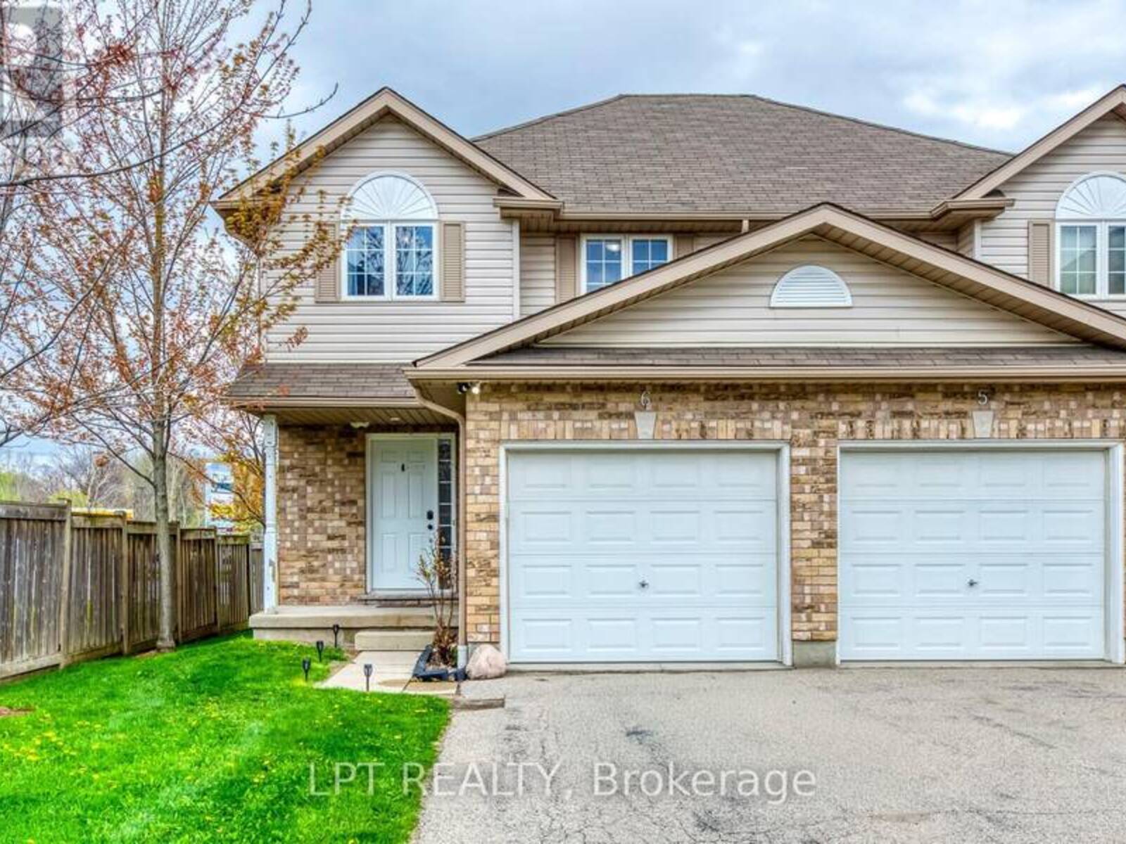 6 - 10 FALLOWFIELD DRIVE, Kitchener, Ontario N2C 0A4