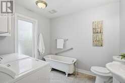 230 BEACH BOULEVARD | Hamilton Ontario | Slide Image Thirteen