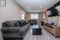 68 CHAUCER CRESCENT | Barrie Ontario | Slide Image Three