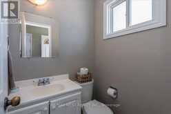 68 CHAUCER CRESCENT | Barrie Ontario | Slide Image Seven