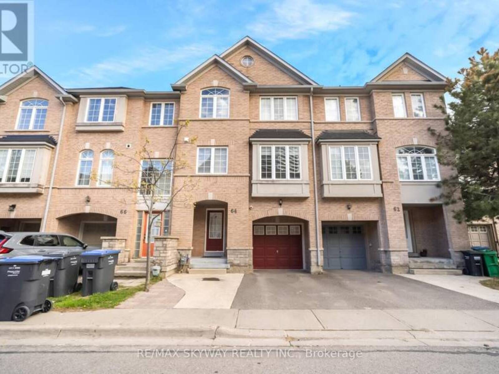 64 BERNARD AVENUE, Brampton, Ontario L6Y 5S4