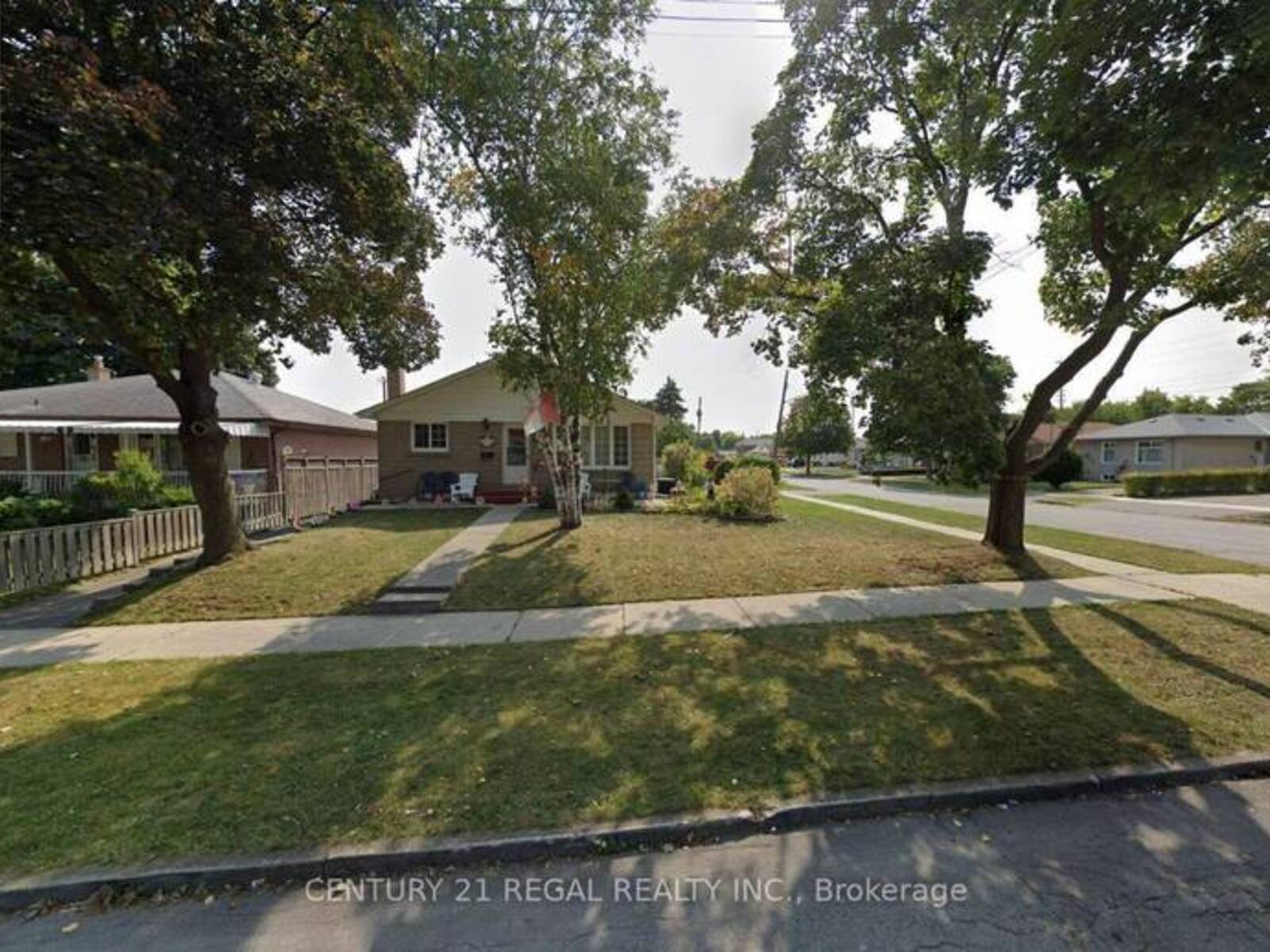 9 GUINESS AVENUE, Toronto, Ontario M9W 3L1