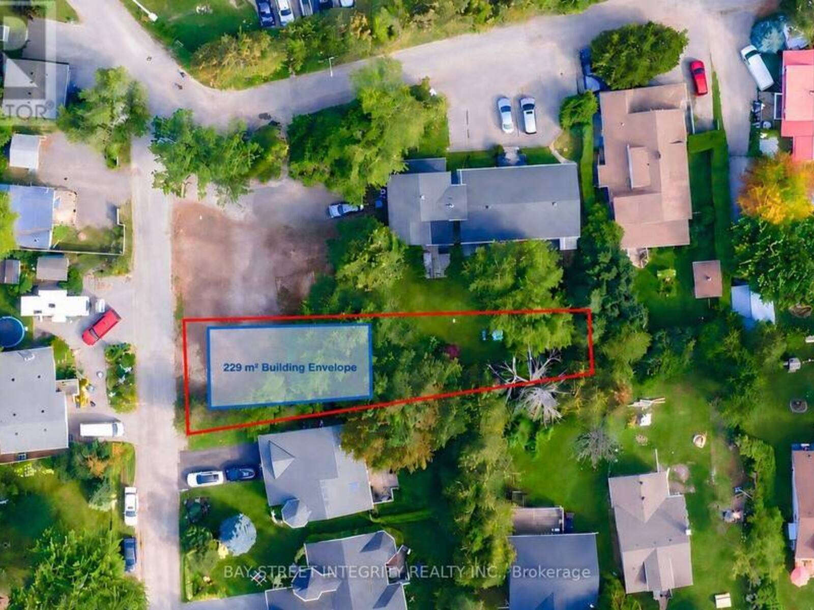 27 THOMPSON DRIVE, Georgina, Ontario L0E 1L0