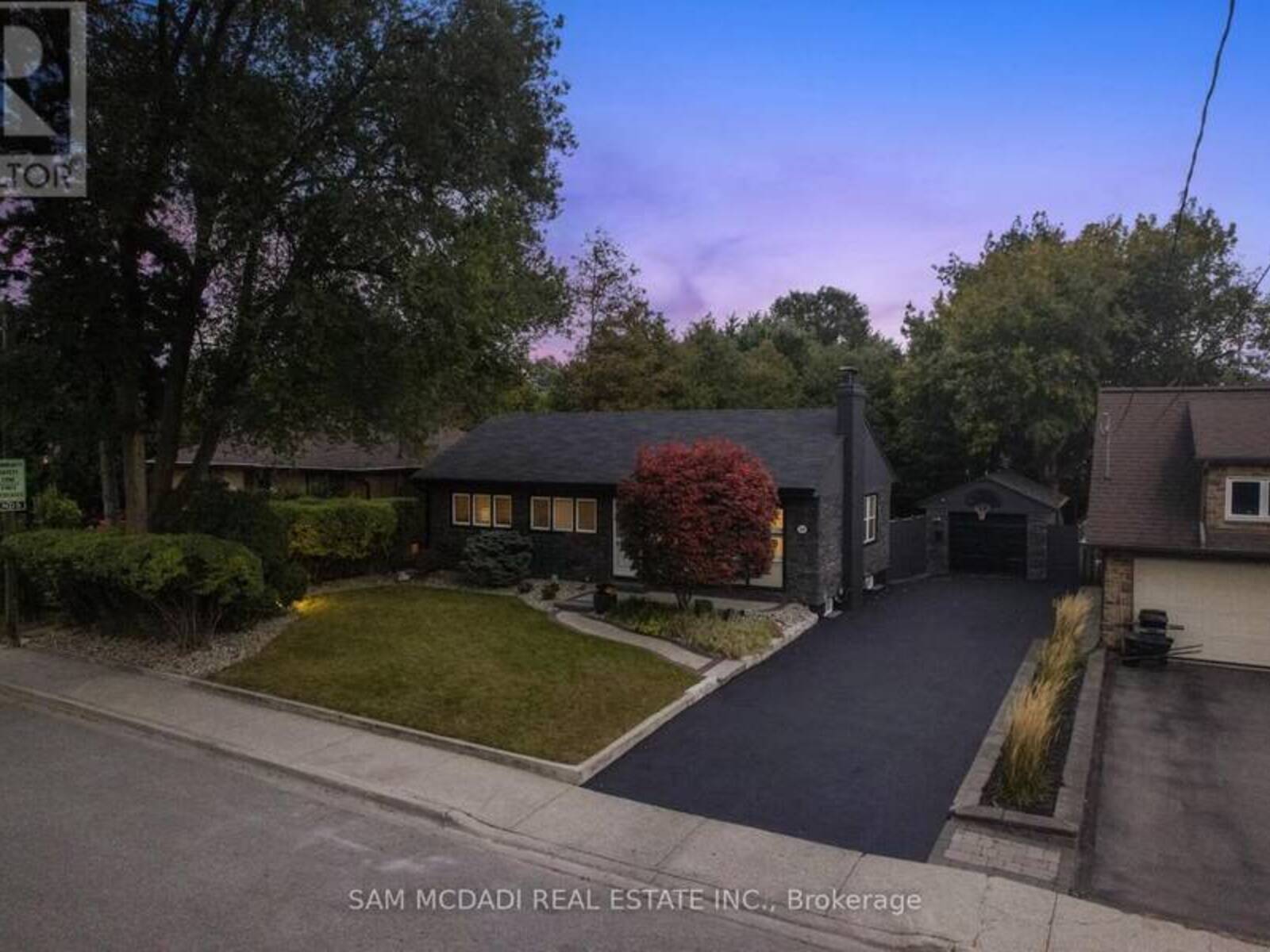 1140 HALLIDAY AVENUE, Mississauga, Ontario L5E 1P9