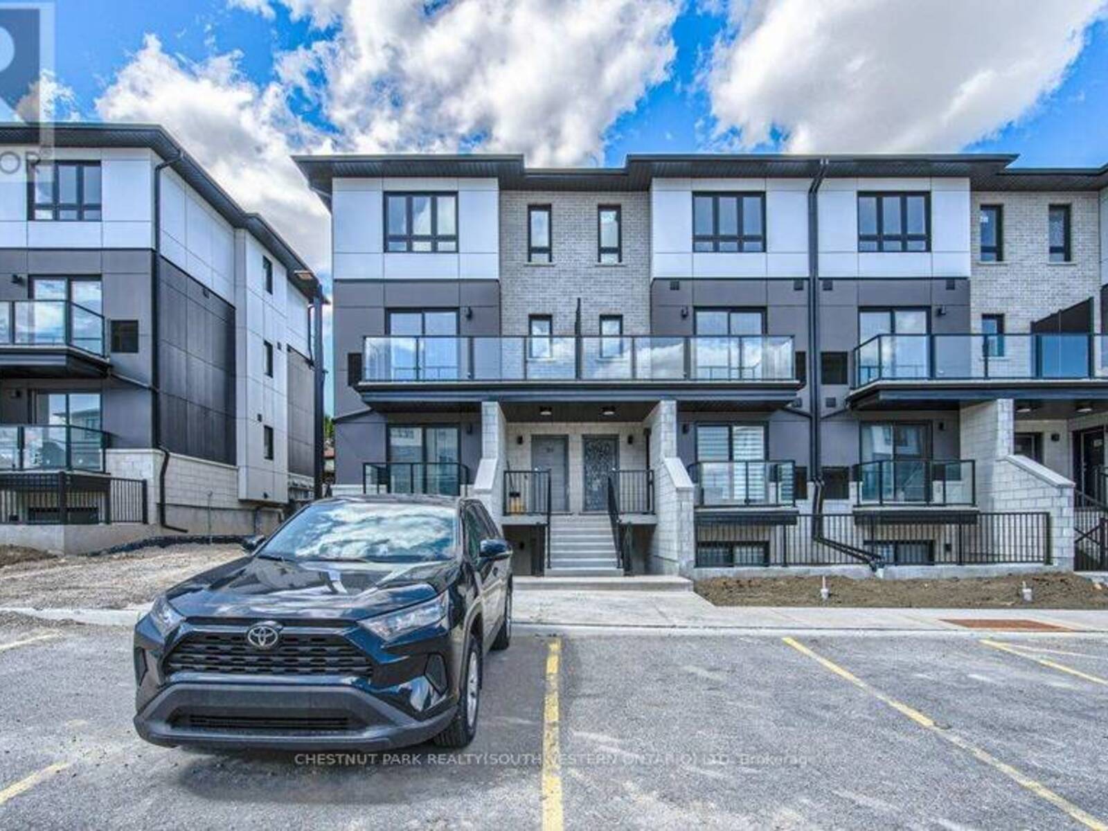 B11 - 410 NORTHFIELD DRIVE, Waterloo, Ontario N2L 0A6