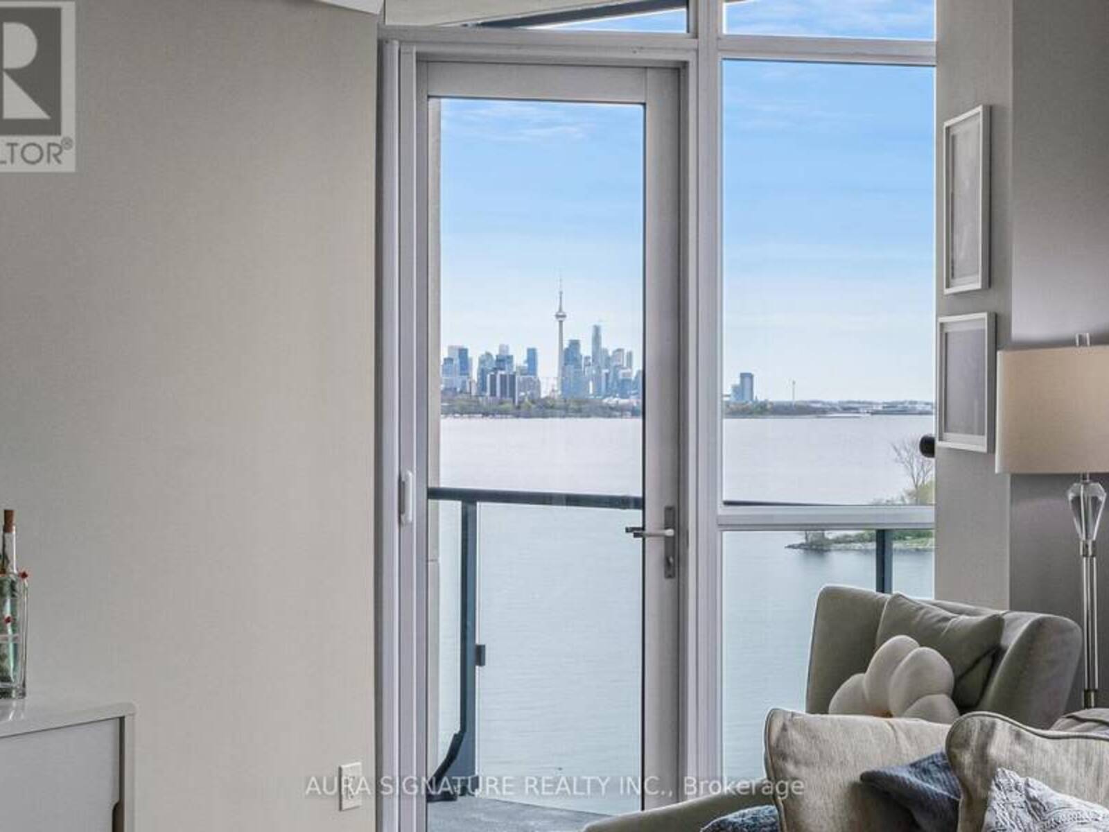 1004 - 59 ANNIE CRAIG DRIVE, Toronto, Ontario M8V 0C4