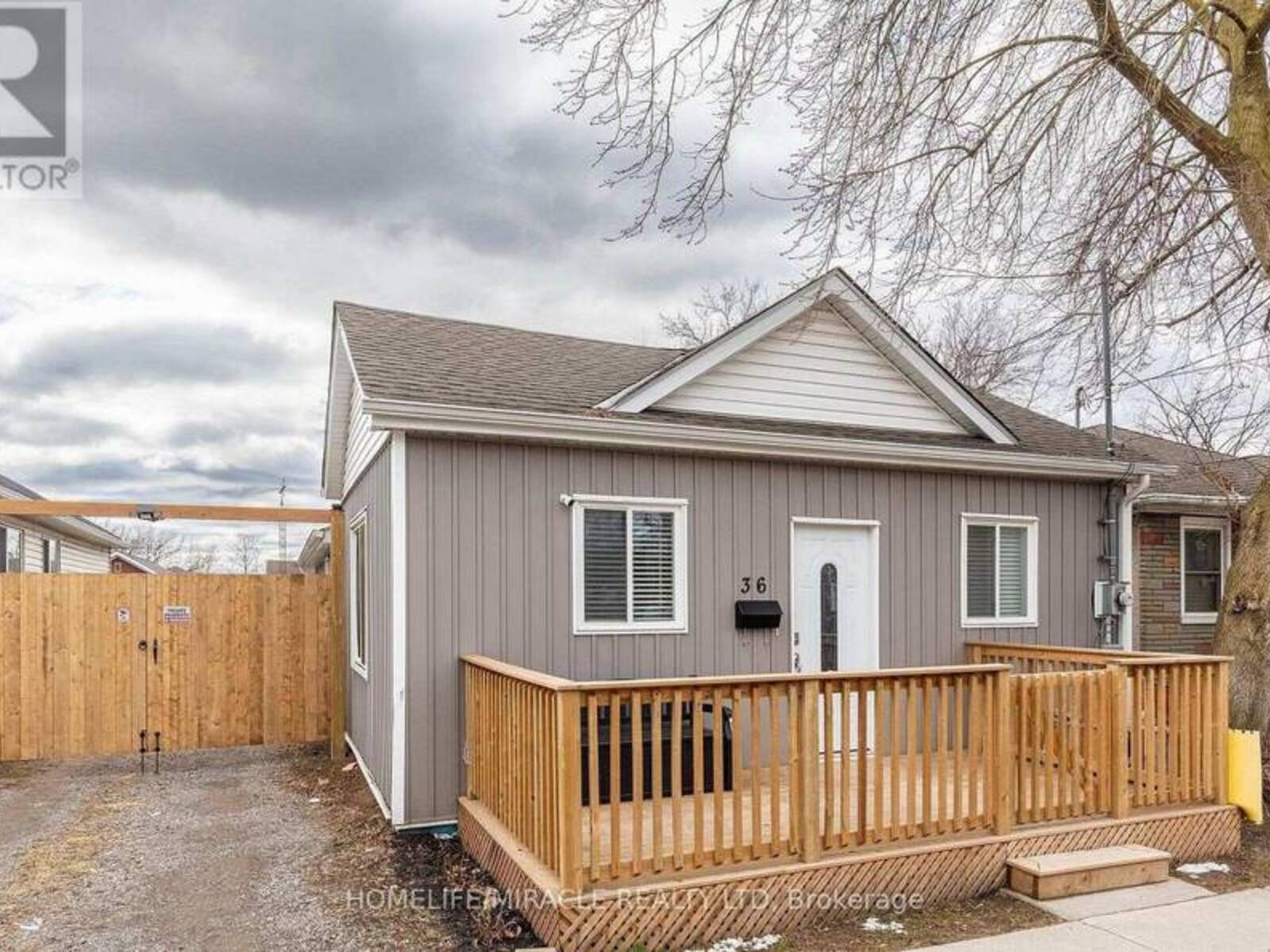 36 DIVISION STREET, St. Catharines, Ontario L2R 3G2