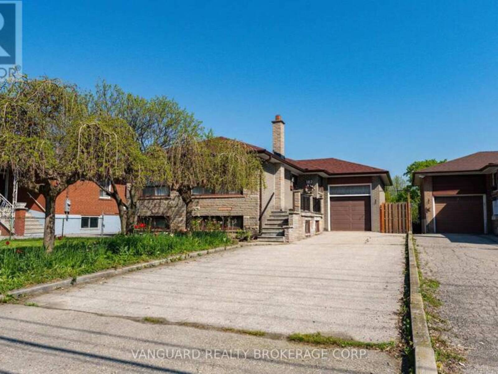 182 DIXON ROAD, Toronto, Ontario M9P 2L8